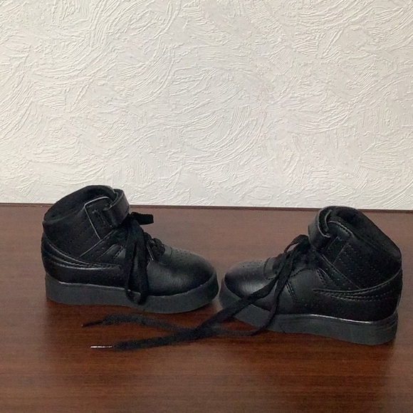 FILA - Sz 6 (baby) - high top sneakers - black - with laces & hook / loop - Picture 6 of 11